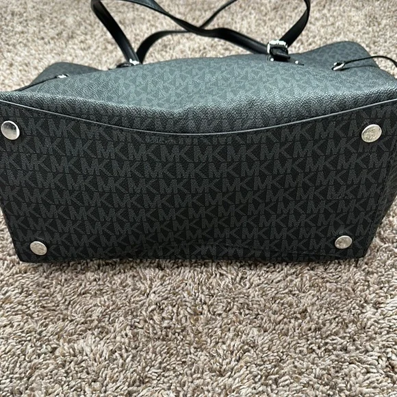 Michael Kors Black Tote Bag - Picture 2 of 5